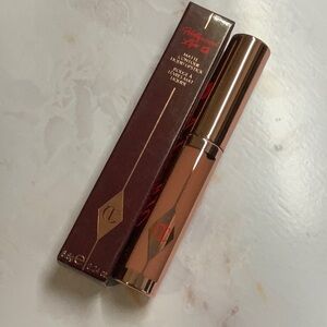Charlotte Tilbury Hollywood Lips Matte Liquid Lipstick in Best Actress